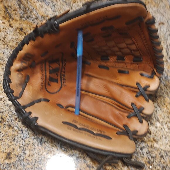 Wilson Softball A2478 XXL Over Sized Pocket 13.5" Baseball Glove Brown Leather - Picture 12 of 16
